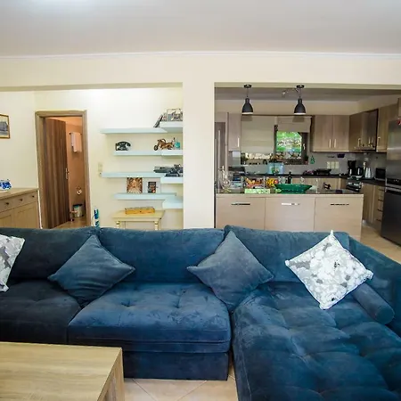 La Casa Di Athena أرغوستولي